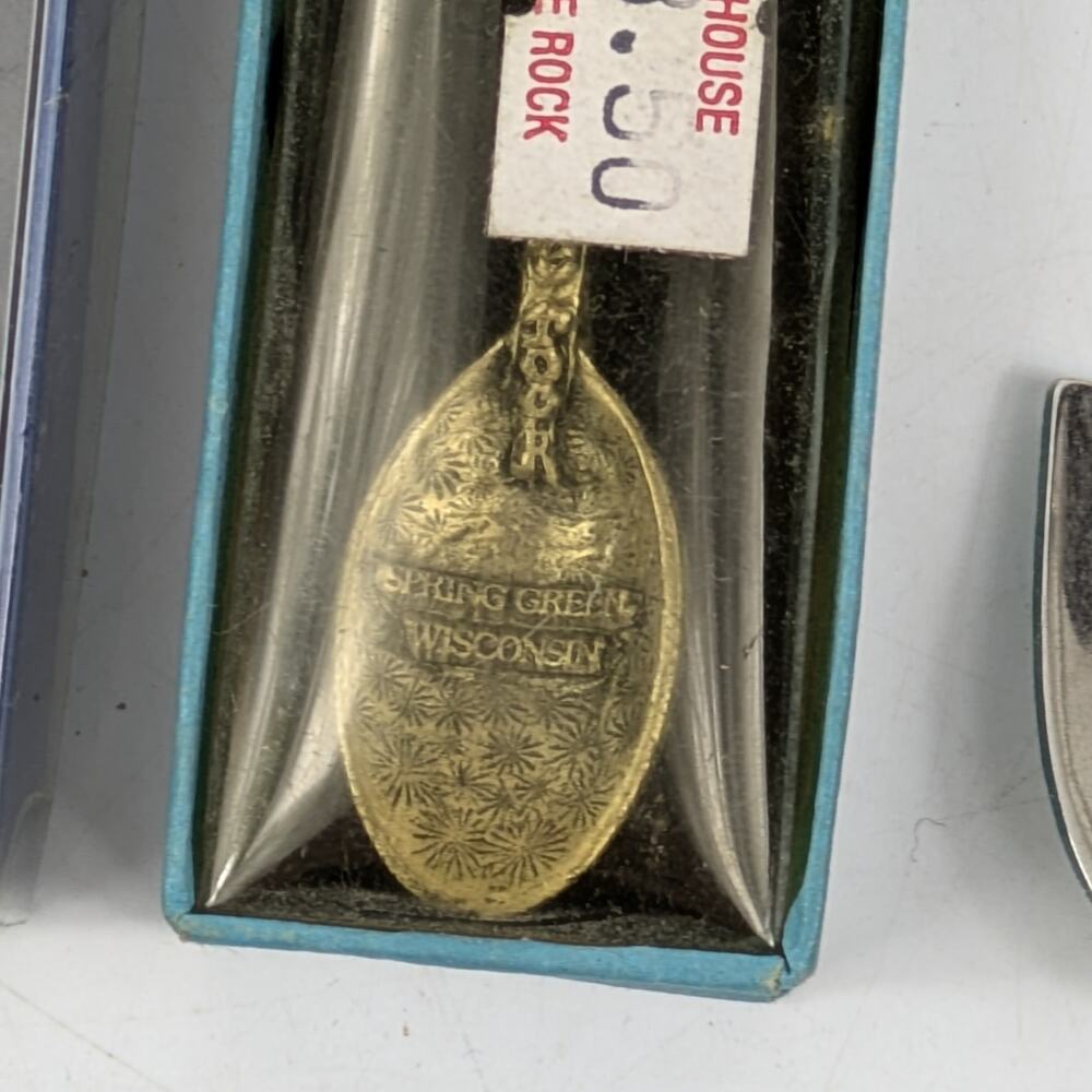 Vintage Souvenir Spoon Lot Indiana Illinois Wisconsin Massachusetts Enamel Decor - Picture 8 of 11